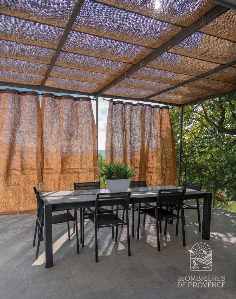 Rideau à œillet pergola